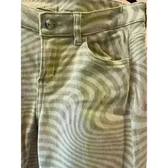 H&M Women's Beige Zebra Flare Jeans Size 4 Mid Rise Animal Print - Picture 4 of 7